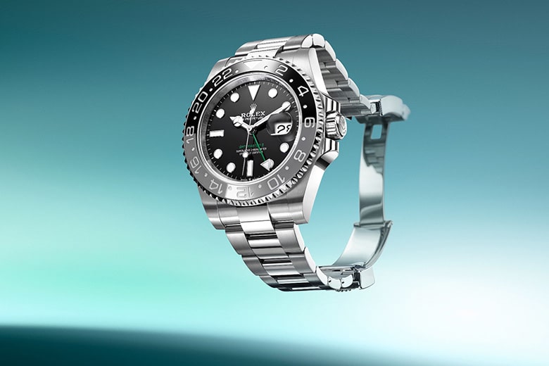 rolex new watches 2024 gmt master ii cover M126710GRNR 0003 2401jva 001 rvb portrait min.jpg