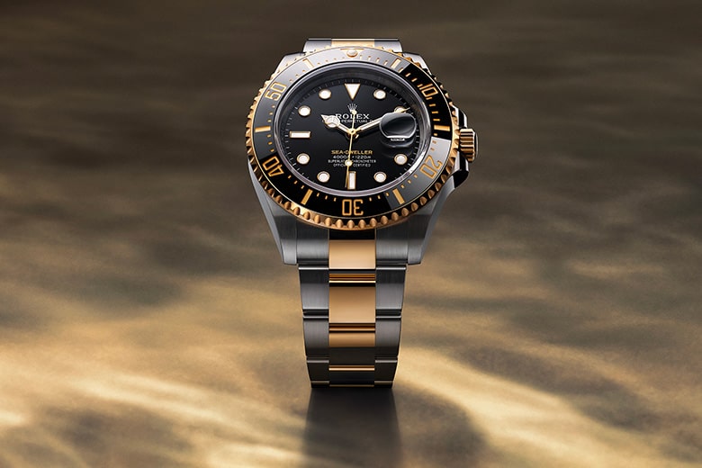 rolex seadweller cover m124060 0001 0002 2210jva 001 portrait min.jpg