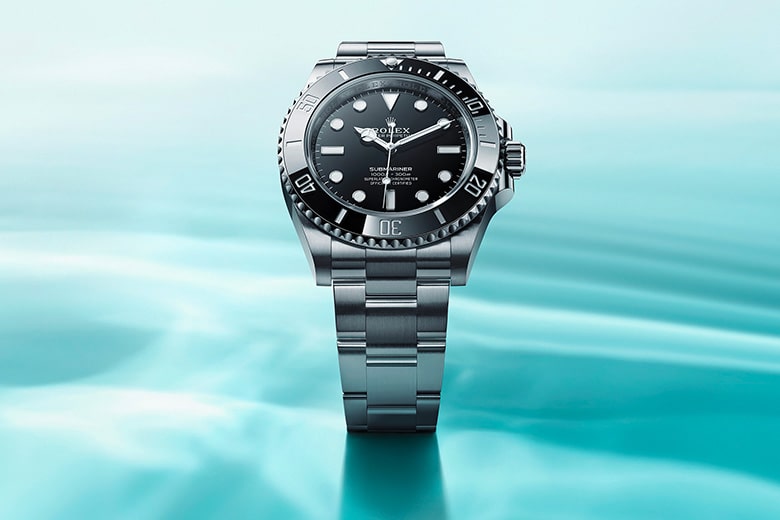 rolex submariner cover m124060 0001 0002 2210jva 001 portrait min.jpg