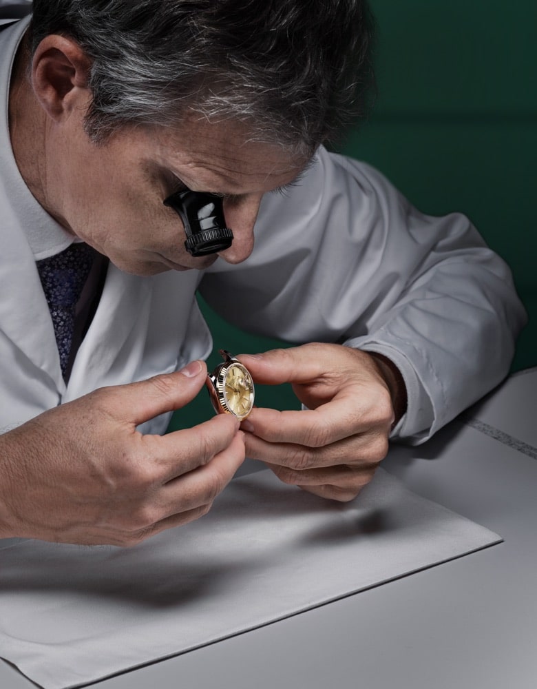 Procedimiento de servicio rolex 4 rolex servicing procedure 2234 rolex sav retailers 104 estimation vérification no de serie boite v5 portrait min