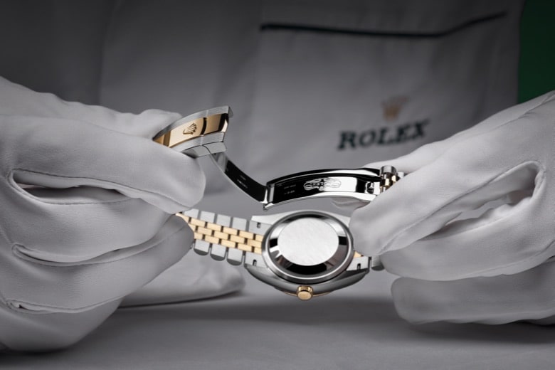 rolex servicing procedure cover 2301 rolex sav retailers 175 controle final fermoir v2 portrait min