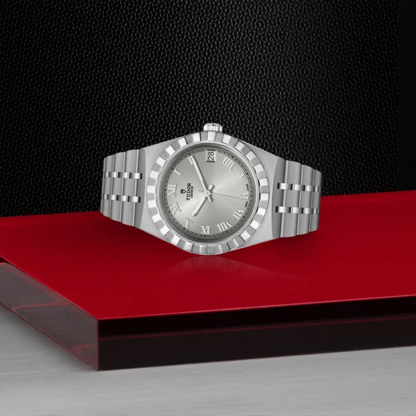 M28400 0001 Tudor Bauer 3