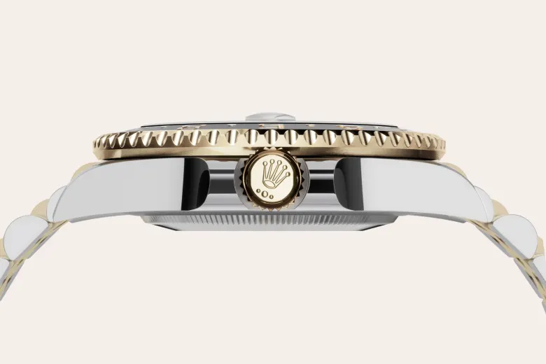 GMT-Master II 15 m126713grnr 0001 060.webp