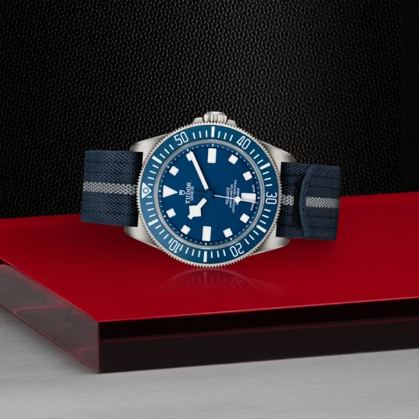 m25707b:25 0001 3