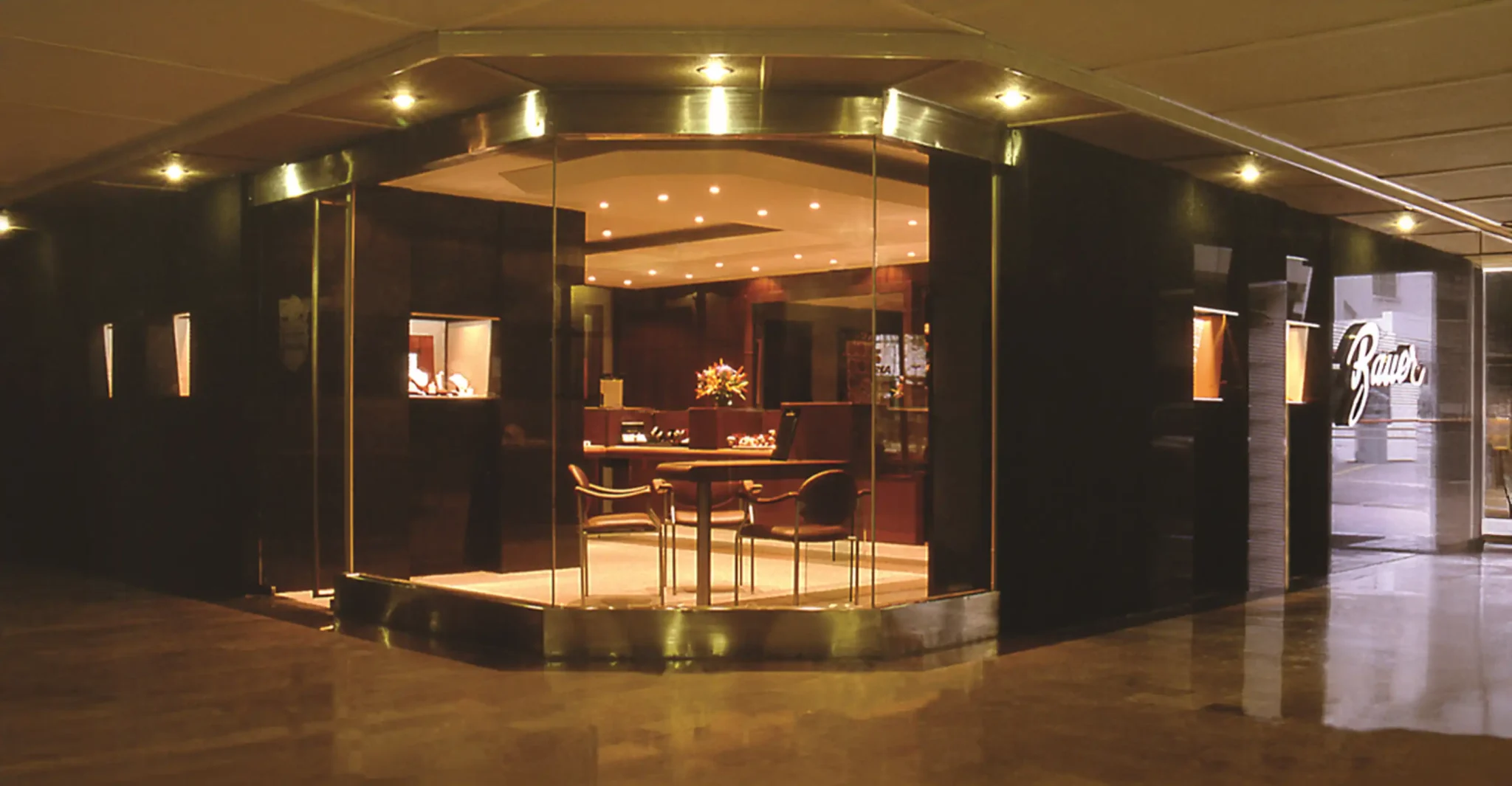 sede en Ecuador joyeria bauer historia